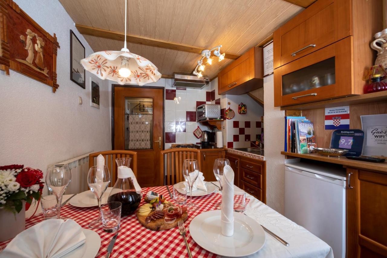 Pod Lipom Apartman